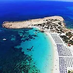 Iliada فندق