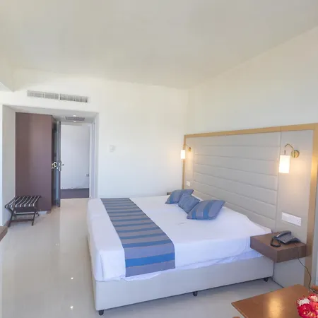 Iliada 4* Protaras